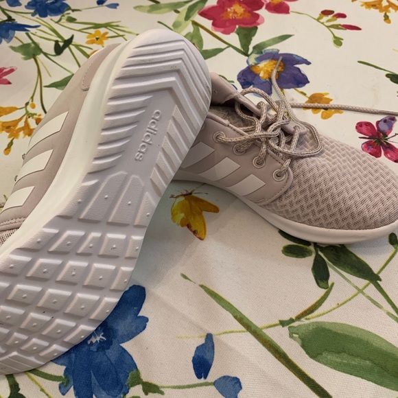 Adidas blush pink women’s size6. NWT - Picture 3 of 3